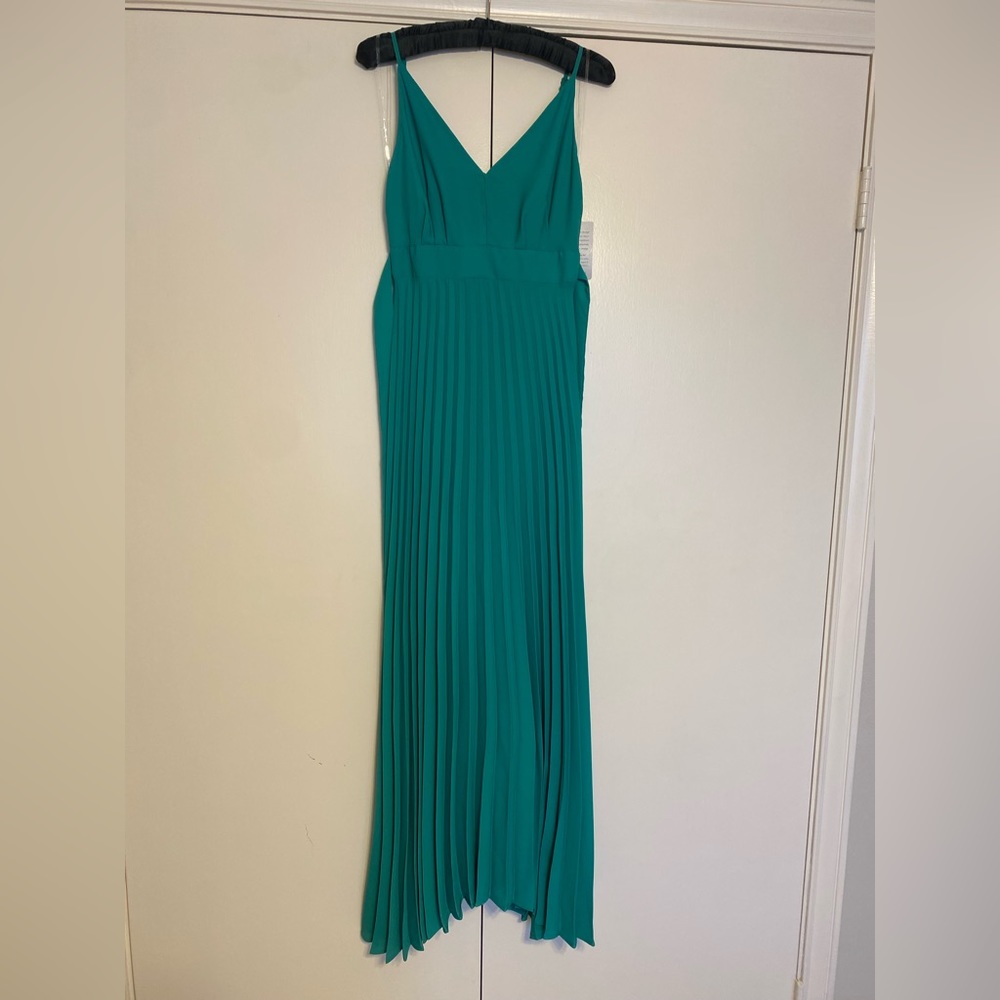 NWT Kenedik Green Maxi Dress- size small